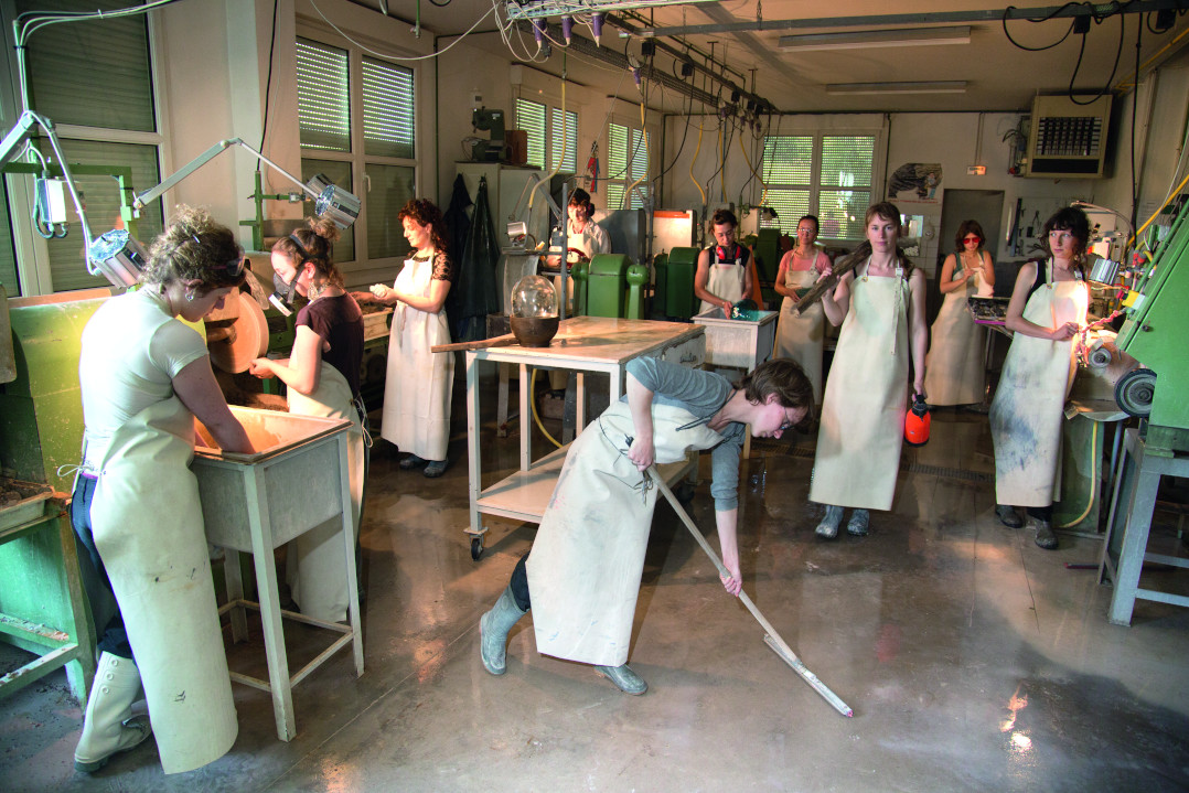 cerfav-femmes-atelier-verre cerfav exposition femmes de verre femmes de verrerie