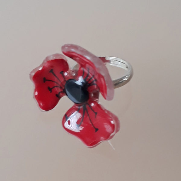 bague en verre motif coquelicot fait main