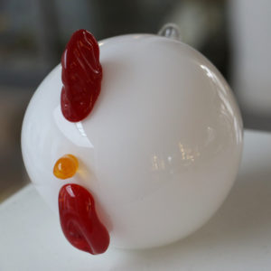poule blanche en verre decoration de paques