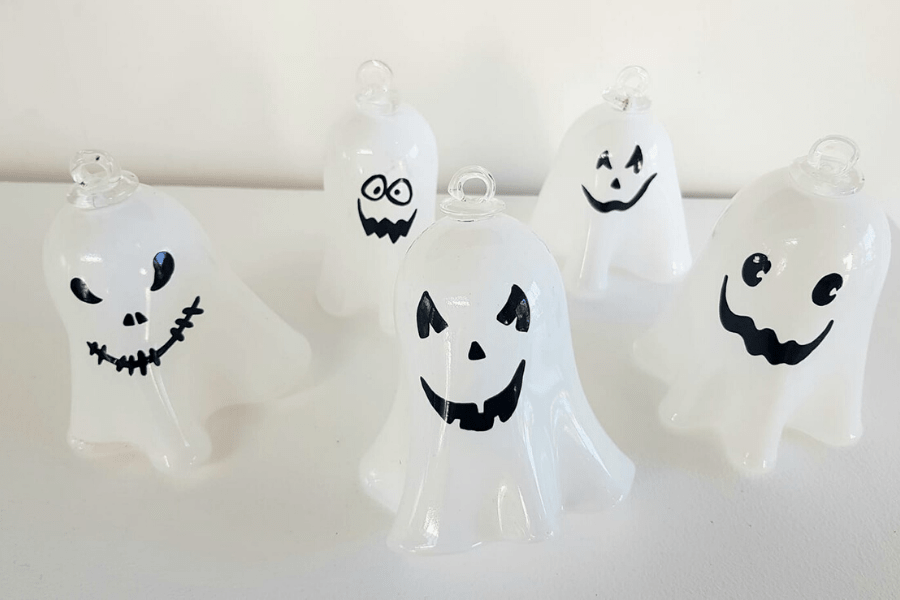 Animation : créez vos décorations en verre pour Halloween